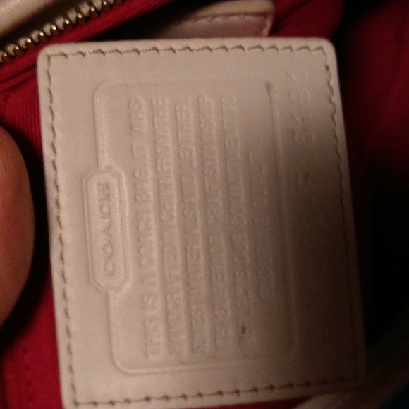 VGUC. Coach signature circle C gray and white shoulder bag. - Picture 13 of 16